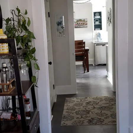Charming 2-bedroom vintage cottage with WiFi, a/c, and other popular amenities.