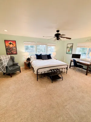 Peeks of Ocean in This Spacious 2700Sqft Home. Great for Families,Big Game Room! - Wifi