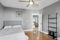 Luxurious 2 BD next to UMass sleep up to 8 with Gym - バルコニー
