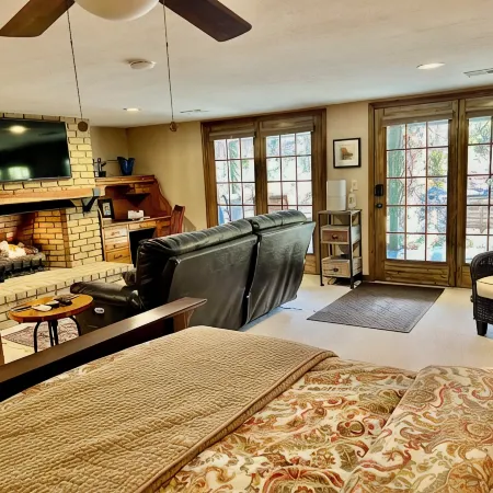 Private Entry Studio with Gas Fireplace @ I-71 Polaris Near Chase