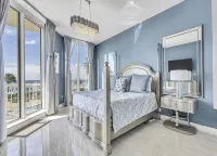 Beachfront Corner Lobby Unit/Pools & Hot Tubs/Keyless Entry/Smart TV/BBQ/King/WD - 5-Star
