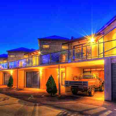 Ultimate Holiday Apartments Hotel Exterior