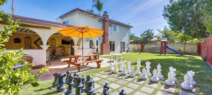Orange Home with 2 King Bedrooms - Fun Patio Area Hoteles en Orange