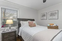 Harmony House 3bd 2bath newly remodeled Gem in peaceful neighborhood. - Bintang 4