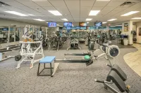 Resort Access - Lake - Pools -Pickleball - Gym. Spacious Townhome for Groups - Gym