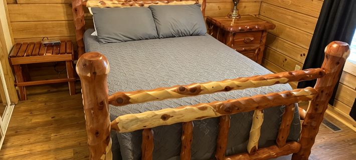 Cabin 3 is a Quiet log Cabin on Lookout Mountain 2 bedroom 2 bath Отели в г. Дейд