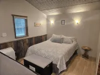 Happy Trails Treehouse - Hytter