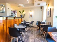 Suite Hotel 900 m Zur Oper Hotels near 04. Wieden