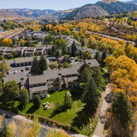 -New Listing- Fully Renovated, Avon 2/2 Condo: Walk To Ski Shuttle