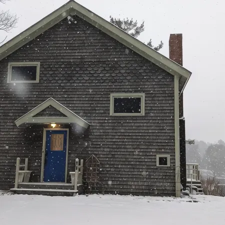 Blue Lobster! 2-Br/1.5 BA with Heat, AC, Deck and Seasonal Dock in Harpswell