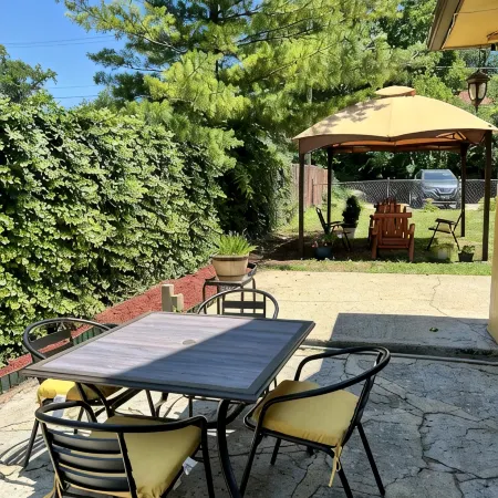 Cozy Updated Cottage Style Home near Historic distric in Middletown