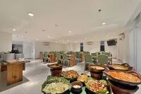 Whiz Hotel Pemuda Semarang - فطور