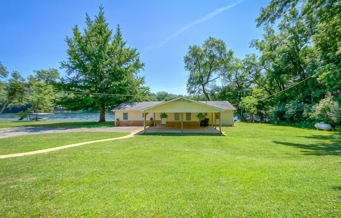 Ultimate Riverfront Stay Huge Dock + Prime Fishing Access