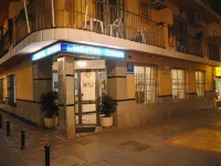 Hostal Italia โรงแรมใกล้หาดฟูเอนกิโรลา