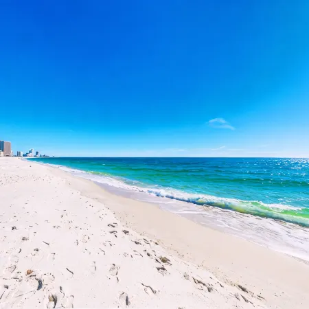 Luxury 4BR @ The Osprey, Steps To Beach, Pool, Private Boat Slip on Cotton Bayou