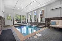 New Pool Cabin/One Mile from Pigeon Forge Strip/Perfect for Groups/Families - 프라이빗 풀