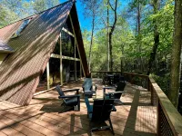 - NEWLY RENOVATED - cabin in gated, mountain community ~ sleeps 6 ~ wifi - Swimmingpools