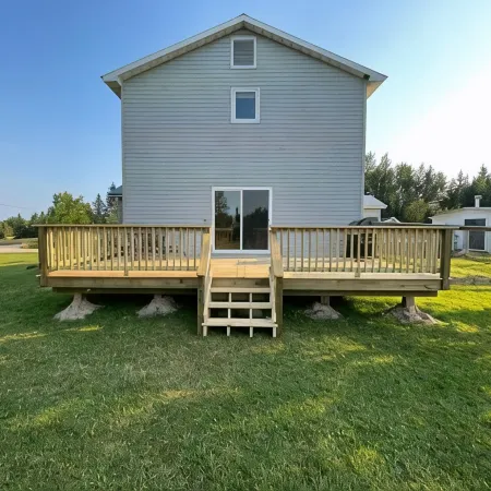 Farm house on 80 acres bring your horse too