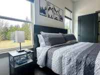 WhiteTail Cabin with Shuffleboard, Fireplace, WiFi, South of Norman - Homestays