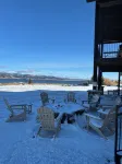 New Luxurious waterfront cabin on Henry's Lake. 26 minutes to West Yellowstone - Hytter