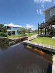 Bream Street retreat. New home in BSL on the water with boat launch. Sleeps 10. - 2つ星