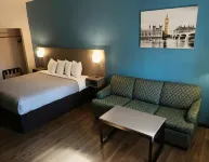 Bourbon Capital Inn - Motels