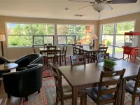 Estes Mountain Inn - breakfast