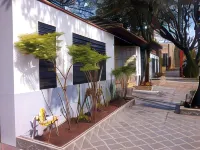 Petit Hotel Caraguata - parkir