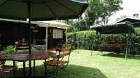 Wooden Knee Cottages Nanyuki - balcony