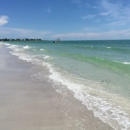 3Bd 3ba Island Oasis                 Beach Front with a Dock-Perfect Event Space