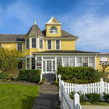 Gilbert Inn Seaside