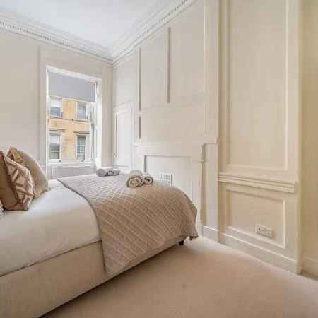 Bright & Spacious 1BR in Bath’s Centre - VAT Q