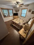3 Bedroom, 2 Bath Secluded Old Forge Log Cabin - Homestays