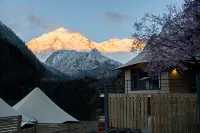 Yubeng Tibetan Mid-Levels ZGlamping Wild Luxury Tent
