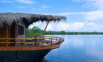 Yathra Houseboat