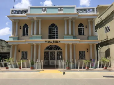 Maya Bella Downtown Hotel Hoteles en Santa Elena