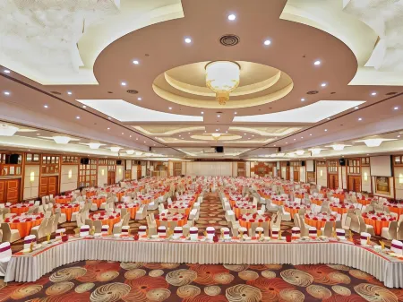 Meritz Hotel Отели в г. Мири