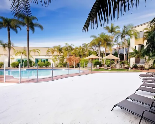 Nightelier Mermaid Waters Hotels near Broadbeach Waters