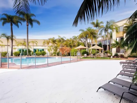 Nightelier Mermaid Waters Отели в г. Маджираба