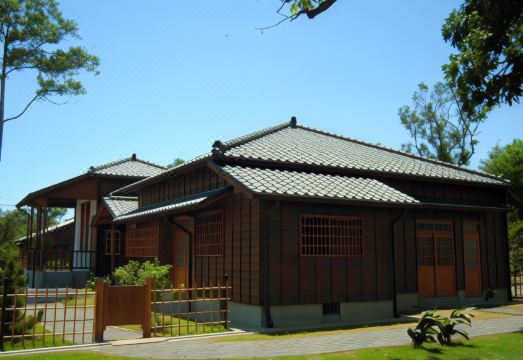 2. 우산토 허칭 리..