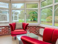 Trivelles Waterhall Country Gatwick Hotel & Airport Parking Hotels in Charlwood