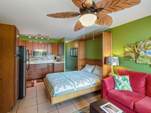 Outstanding Oceanfront Studio - Kona Islander Inn Condos Condo by Redawning