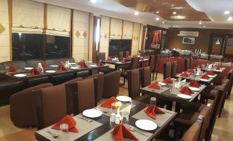 Hotel Hot Spring - Housity