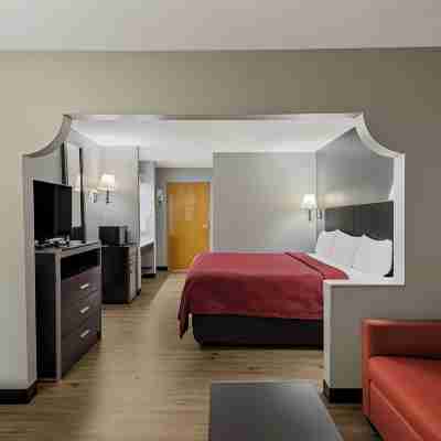 Econolodge Inn & Suites Rooms