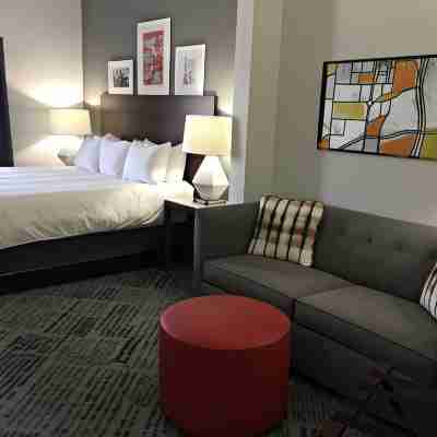 Radisson Hotel Dallas North-Addison Rooms