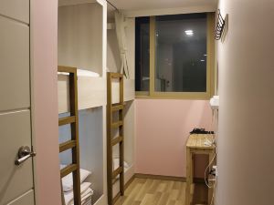 Bexco Hostel B&B