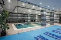 Naviti Warwick Al Khobar - piscina