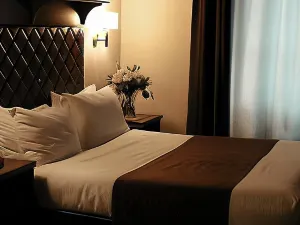 11 Hotel & Garden