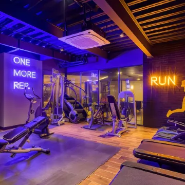 Downtown Designer Apartments by Uliv