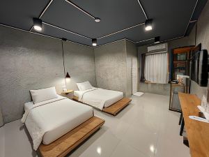 Loft Space Hotel